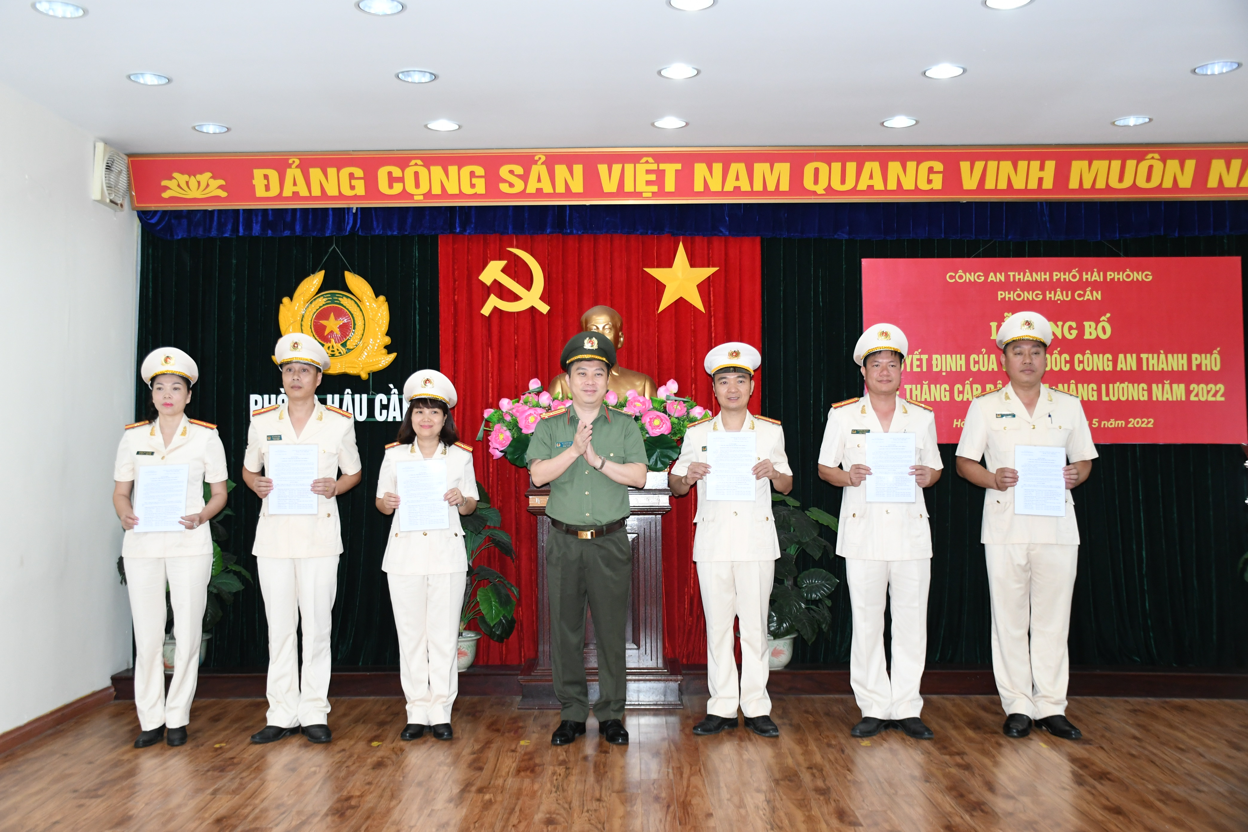 Phòng Cảnh sát cơ động, Phòng Hậu cần - CATP: Tổ chức lễ công bố quyết định thăng cấp bậc hàm, nâng lương năm 2022